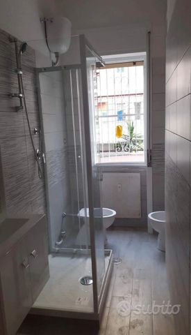 OSTIA MONOLOCALE ARREDATO Con BALCONE - Foto 4