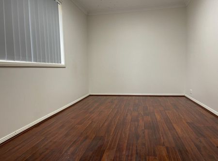 Quakers Hill - Photo 4