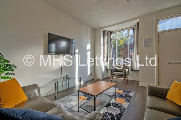 4 Bedroom Mid Terraced House for rent in Beechwood Mount - Photo 1