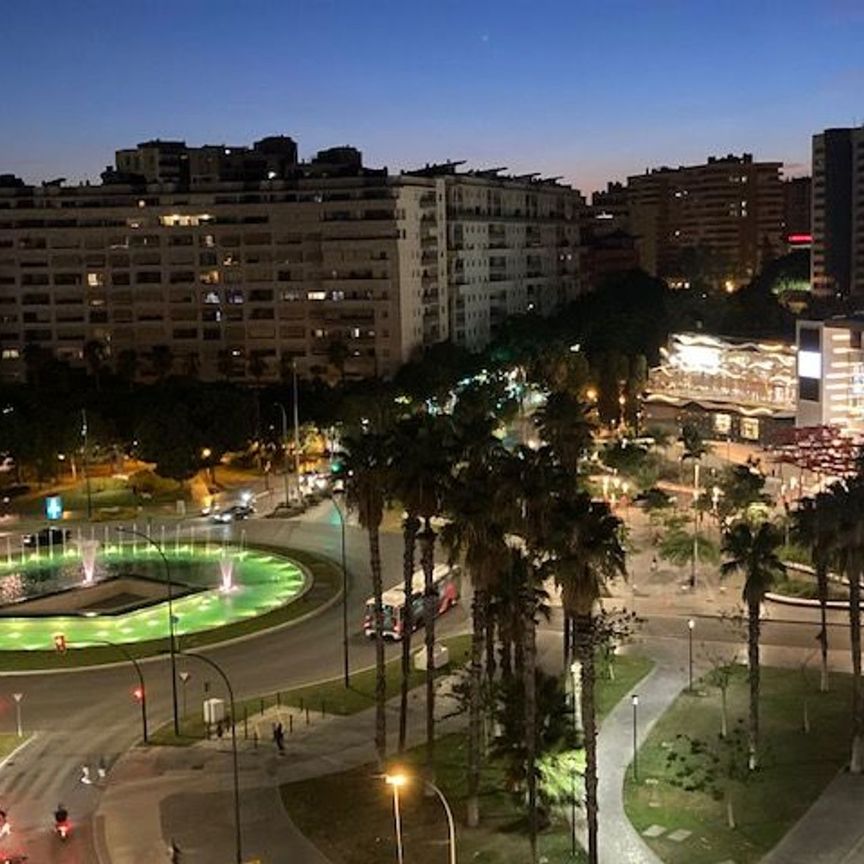 Alquiler de piso en Plaza de la Solidaridad - Photo 1