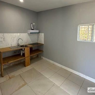 Large 1 bedroom studio - Photo 2