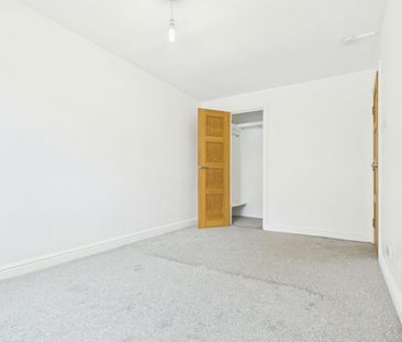 Flat to rent on - Photo 4