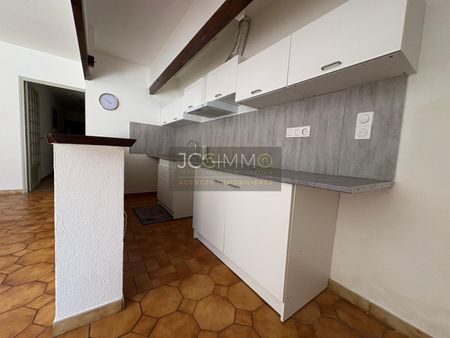 Location Appartement 4 pièces 80m² PUGET VILLE 83390 - Photo 3