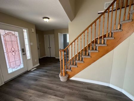 For Lease - 31 Red Oak Drive Unit# Upper, Barrie, Ontario - Photo 3