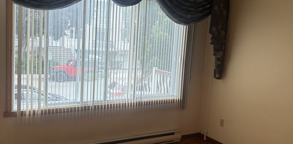 Appartement 6 1/2 à Louer - Photo 2