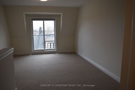 Condo Townhouse For Lease | W8118356 - Photo 3