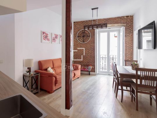 Excellent 2 Bedroom apartment for rent in Cortes / Huertas, Madrid - Photo 1