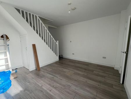 Highland Place, Bridgend - Photo 2