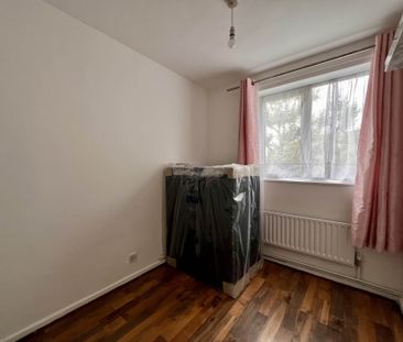 Guide Price £3,300 pcm - Available Now - Part Furnished - Photo 6