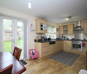 3 bedroom semi-detached house to rent - Photo 1