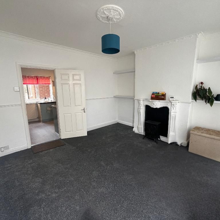 2 Bedroom End Terraced House To Rent - Photo 1