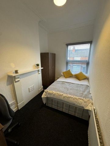 1 bedroom in a house share to rent - Photo 5