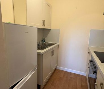 1 bedroom retirement property to rent - Photo 5