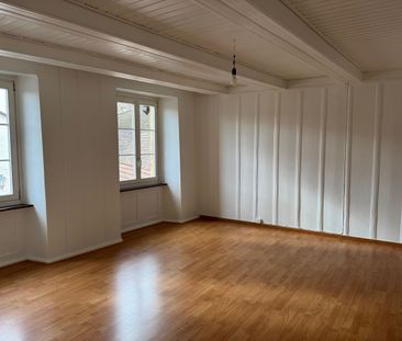 Cressier/NE: Very spacious apartment in historic center - Photo 4