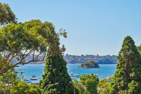 Newly Updated and Light Filled Apartment With Harbour Views - Photo 5