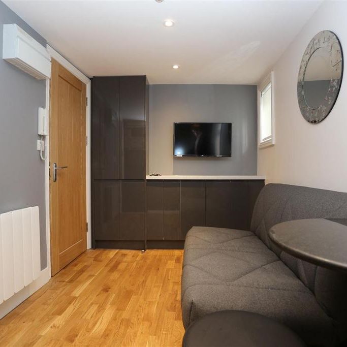 Studio to rent - Photo 1