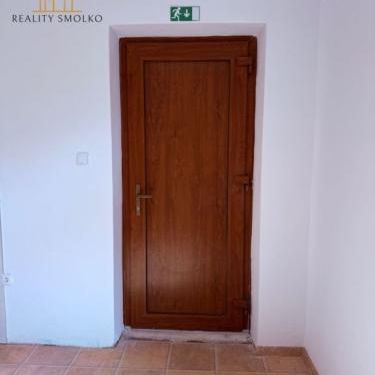 EXKLUZÍVNE: Moderný nebytový priestor v srdci Prešova na Hlavnej ulici - Photo 3