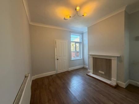 2 bedroom Terraced House To Let - Photo 1