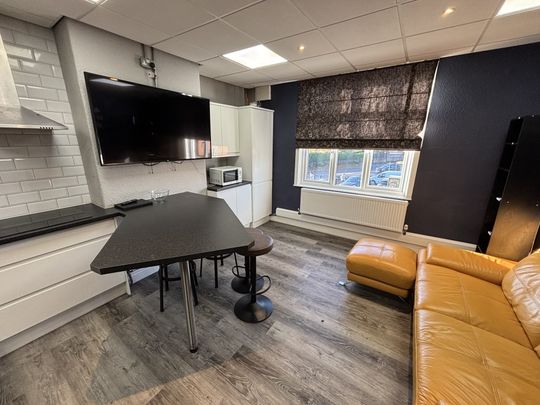 High Street, Sheffield, Swallownest - Photo 1