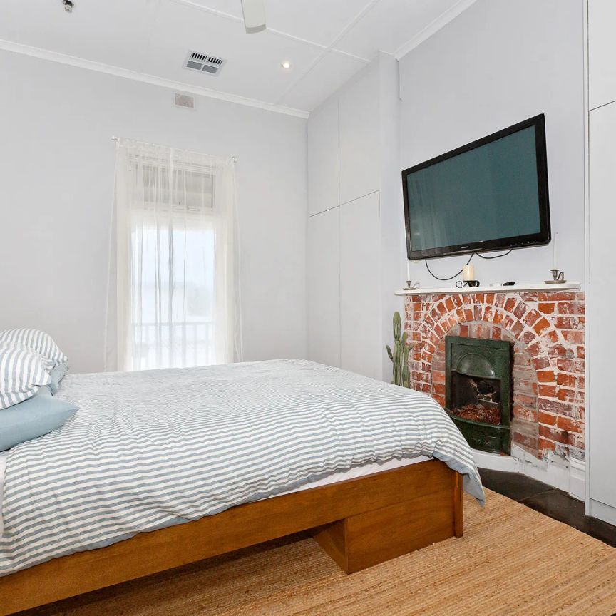 Spacious 3-Bedroom Coastal Home in Henley Beach South - Photo 1