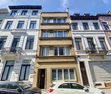 À louer à Ixelles : appartement de type studio rez-de chaussée avec... - Foto 2