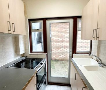 Room in a Shared House, Boundaries Road, SW12 - Photo 3