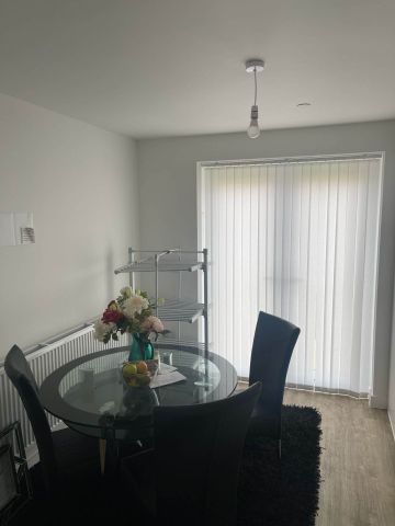 Price £700 pcm - Available Now - Furnished - Photo 2