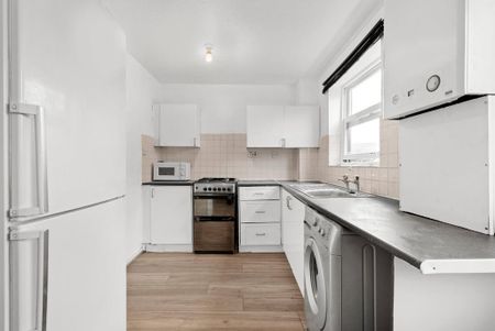 3 bedroom flat to rent - Photo 5