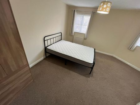 3 bedroom House To Let - Photo 2