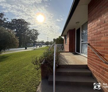 Charming and well maintained home in a great location - Photo 5