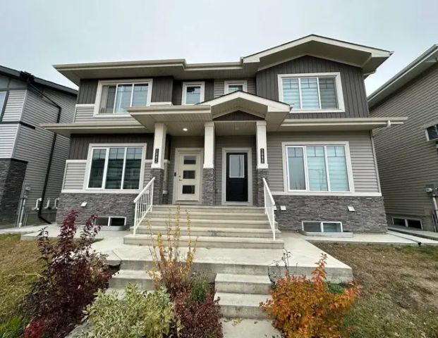 5080 Chappelle Road SW MAIN | 5080 Chappelle Road Southwest, Edmonton - Photo 1