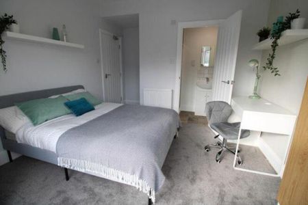 1 bedroom in a house share to rent - Photo 4