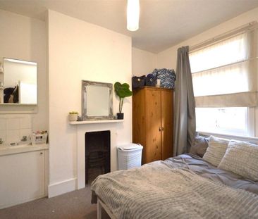 4 bedroom terraced house to rent - Photo 5