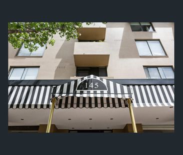 Stylish Studio-Style Apartment in the Heart of Toorak! - Photo 5