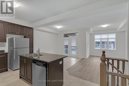 481 MANHATTAN COMMON - Photo 4