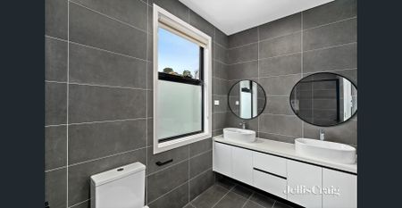 Stylish and Contemporary Living - Photo 3