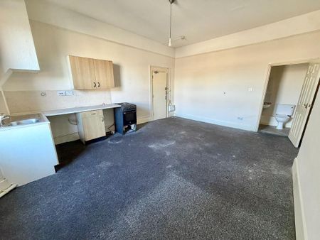 Studio to rent - Photo 2