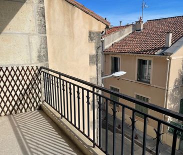 NIMES CHARLEMAGNE/BEAUX ARTS -T3 DE 75 m2 AVEC CLIMATISATION, BALCO... - Photo 1