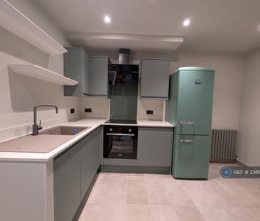 Studio to rent - Photo 5