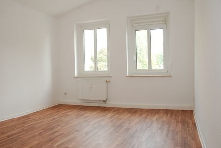 Helle 3-Raum-Wohnung mit Tageslichtbad - Foto 2