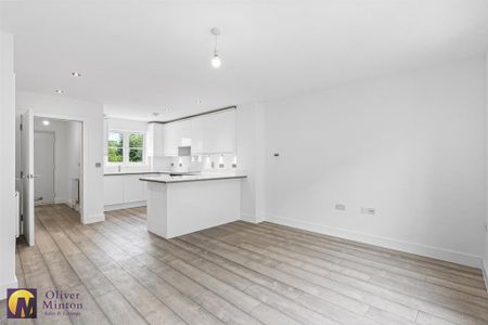 3 bedroom semi-detached house to rent - Photo 2