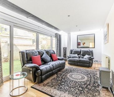 4 bedroom detached house to rent - Photo 2