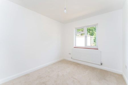 2 bedroom detached bungalow to rent - Photo 3