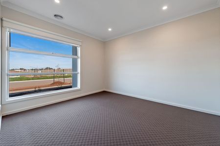 Low Maintenance Family home - Photo 5