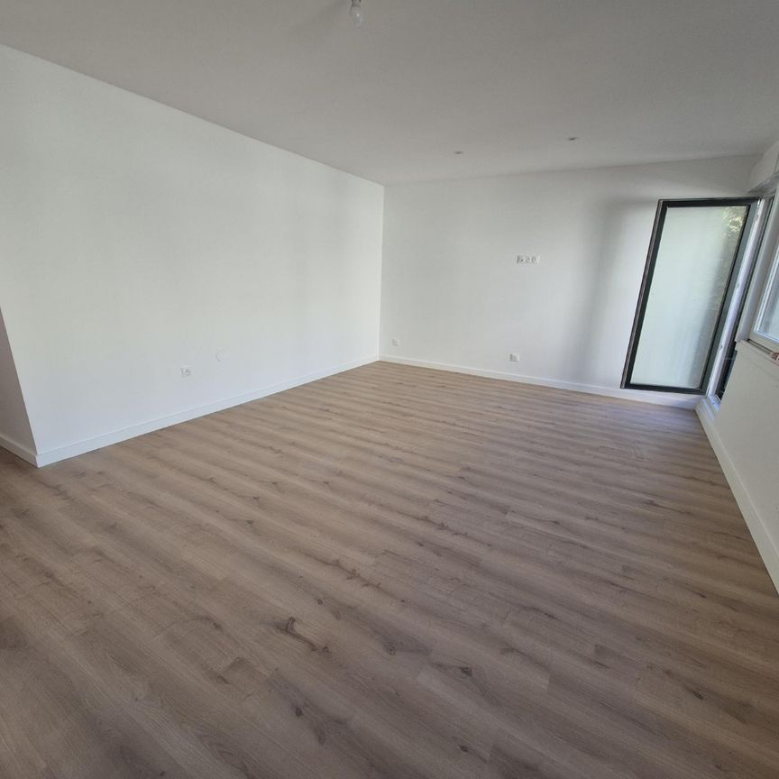Location Appartement 4 pièces 87m² LILLE 59800 - Photo 1