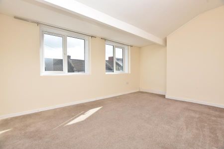 3 bedroom maisonette to rent - Photo 2