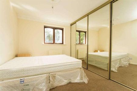 Wheatley Close, Hendon, London, NW4 - Photo 2