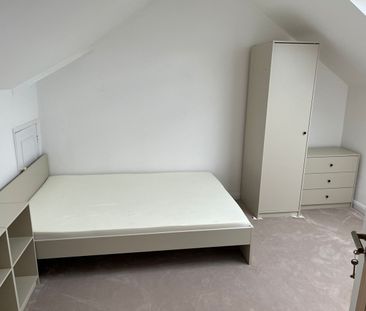 Room in a Shared House, Sandringham Road, IG11 - Photo 1