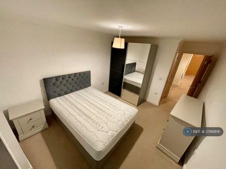 3 bedroom flat to rent - Photo 5