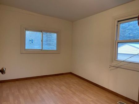 For Lease - 4192 Vivian Road, Whitchurch-Stouffville, Ontario - Photo 2